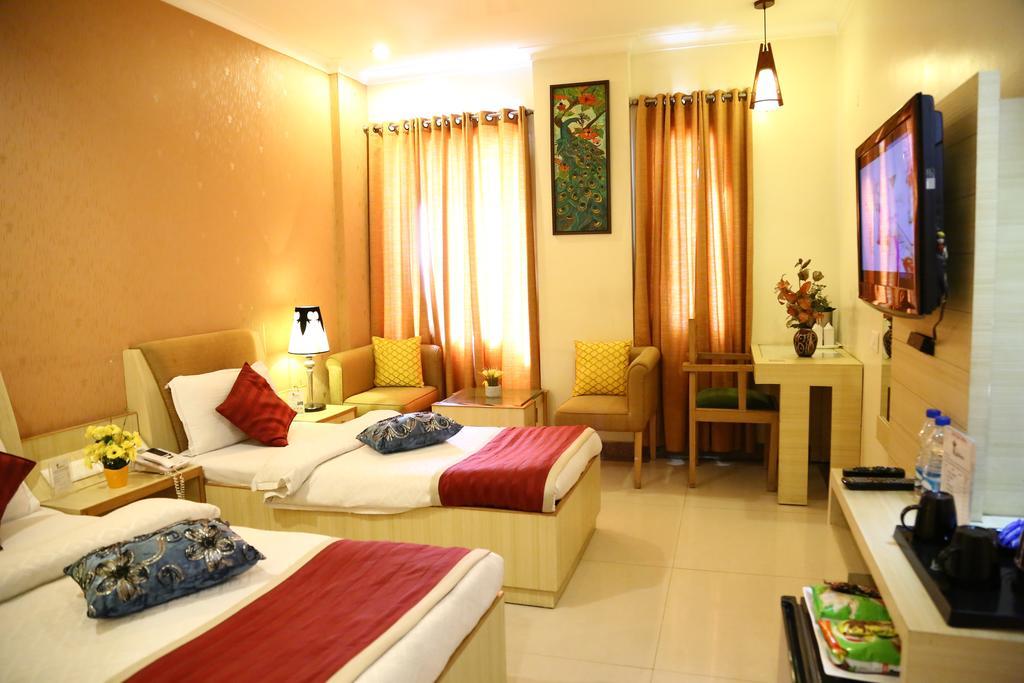 Hotel Rajshree Chandīgarh Exterior foto